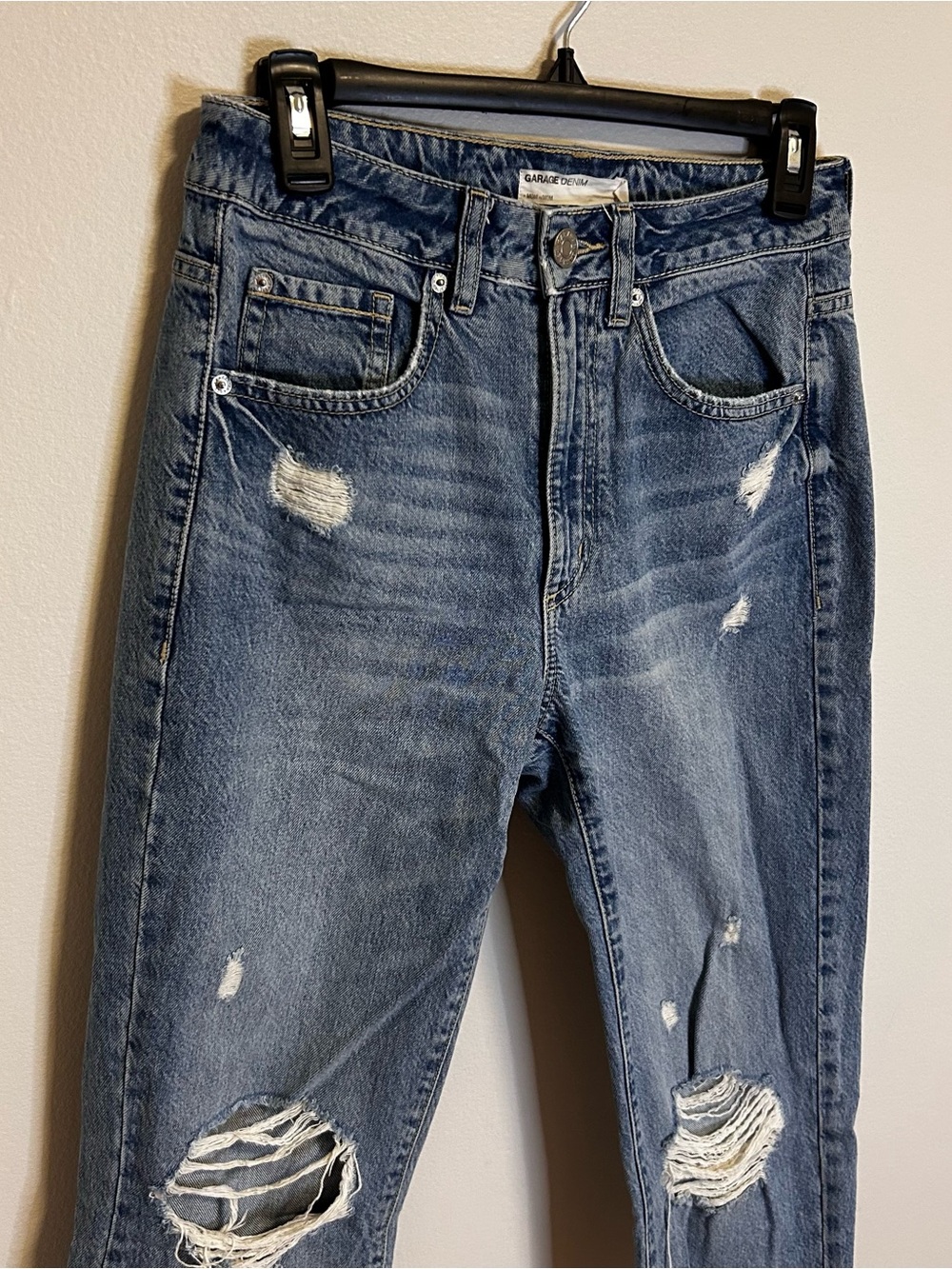 Garage Distressed Cropped Jeans in Blue